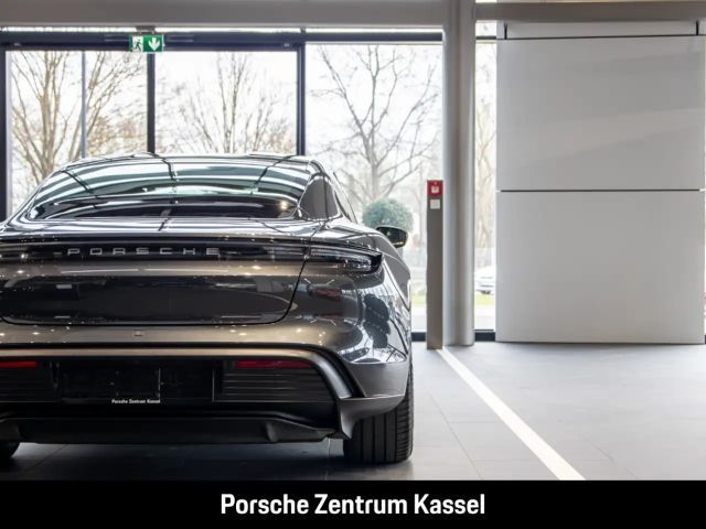 Porsche Taycan Burmester Clubleder HA-Lenkung Nachtsicht