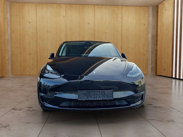 Tesla Model Y AWD Performance