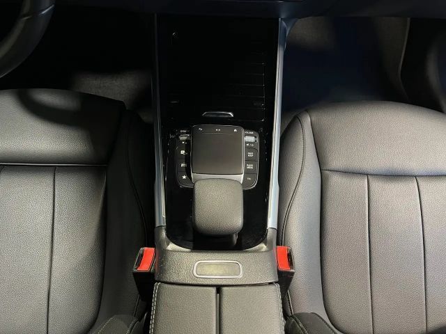 Mercedes-Benz EQB 300 4MATIC Progressive