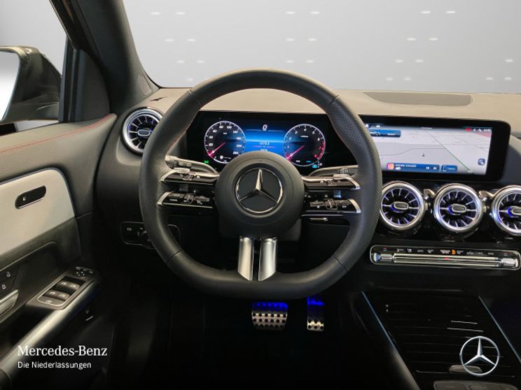 Mercedes-Benz GLA 180 AMG Line