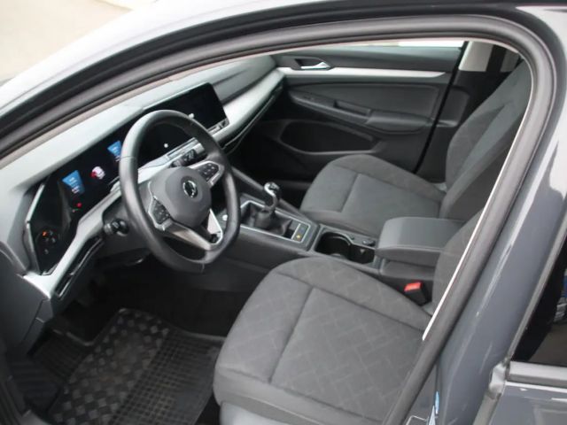 Volkswagen Golf Life Variant