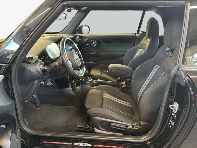 MINI John Cooper Works Cabrio John Cooper Works Cabrio Aut. Essential Trim LED