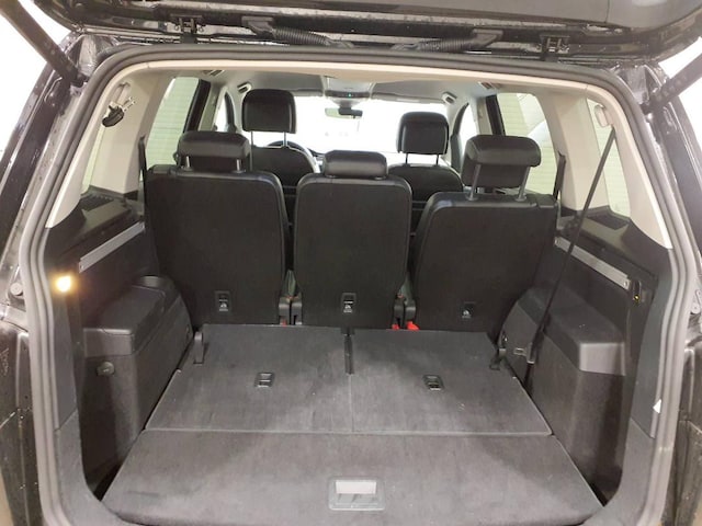 Volkswagen Touran 2,49%LED,Navi,AHK,7-Sitze,beh.FS