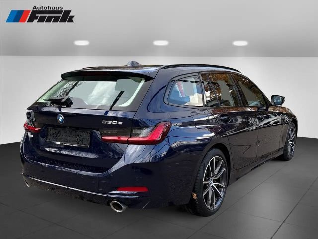 BMW 330 330e Touring xDrive