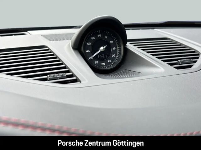 Porsche 992 4 Cabrio Carrera GTS