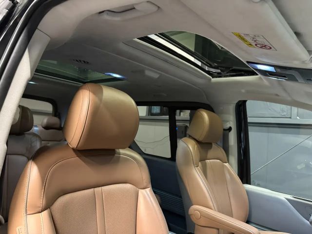 Hyundai Staria Signature Vierwielaandrijving