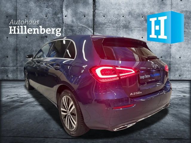 Mercedes-Benz A 250 A 250 e