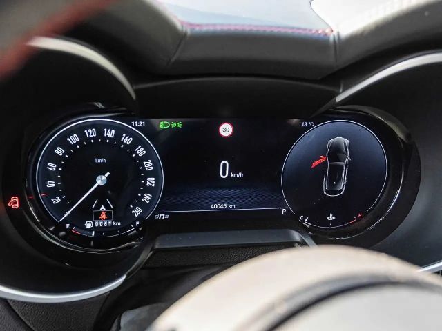Alfa Romeo Stelvio AT8 Q4 Turbo