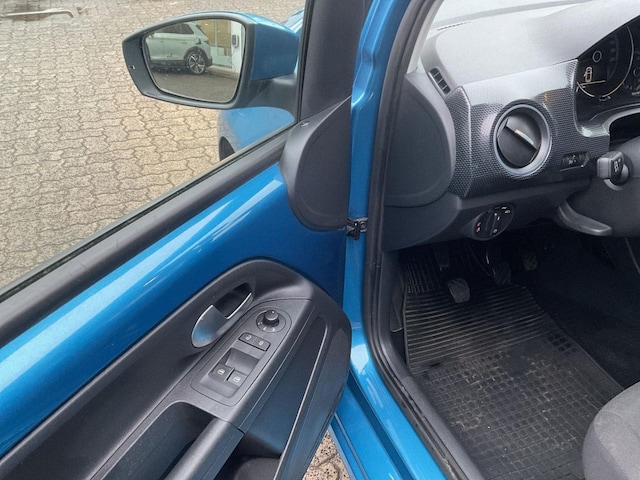 Volkswagen up! Move Move up!