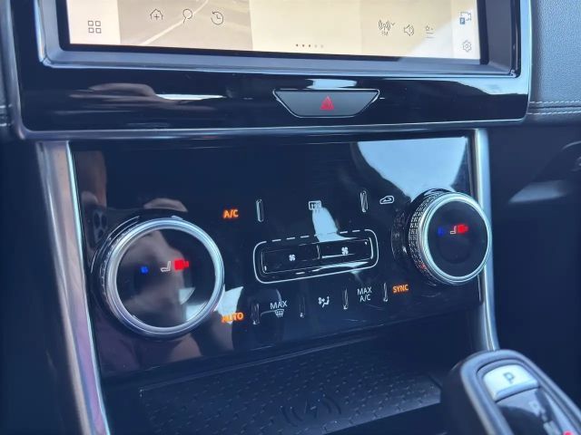 Jaguar XE AWD D200 R-Dynamic S