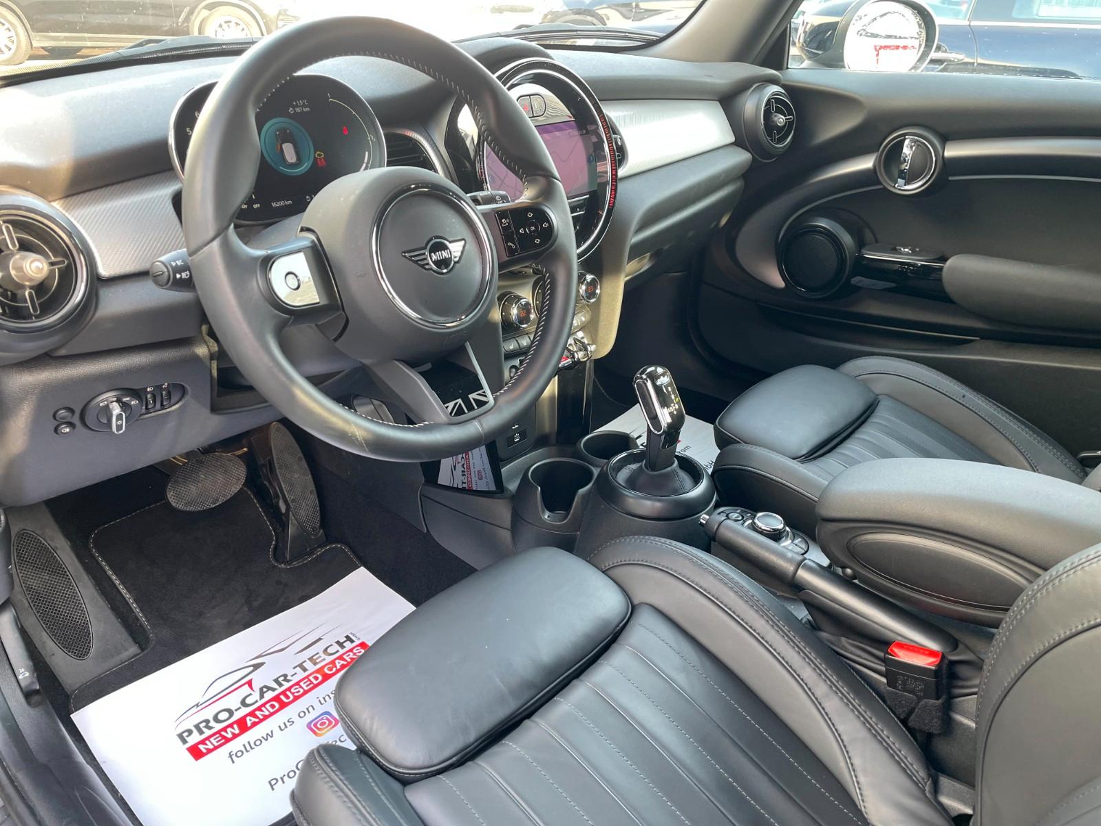 MINI Cooper |Yours Trim|Navi|Apple|Leder|DAB|Kamera|