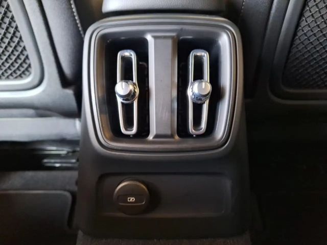 Volvo XC40 Dark Plus Recharge T4