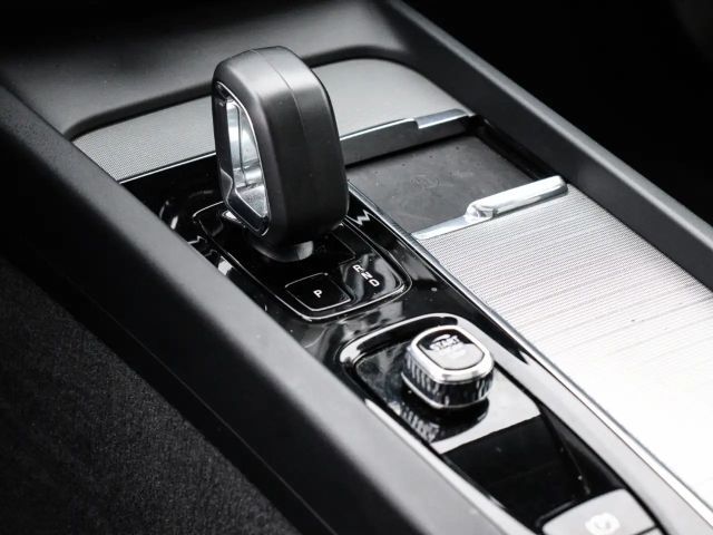 Volvo XC60 Dark Plus