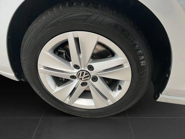 Volkswagen Golf 2.0 TDI DSG Life Variant