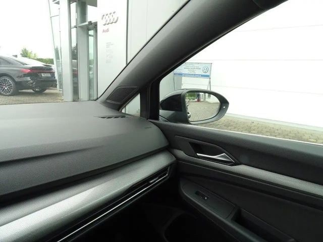 Volkswagen Golf 1.5 eTSI DSG