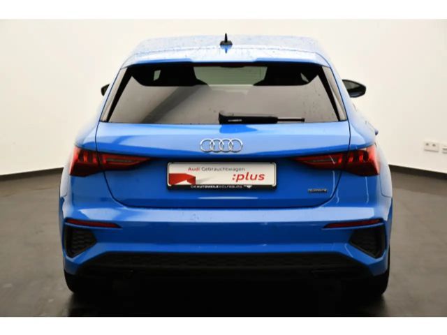 Audi A3 40 TFSI Quattro S-Tronic Sedan
