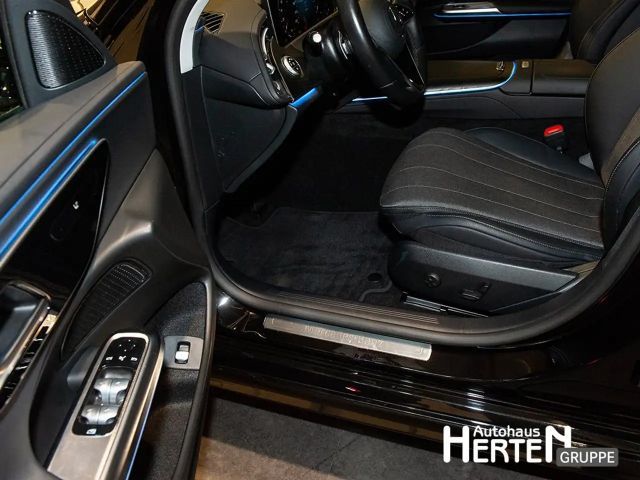 Mercedes-Benz E 200 AVANTGARDE Sedan