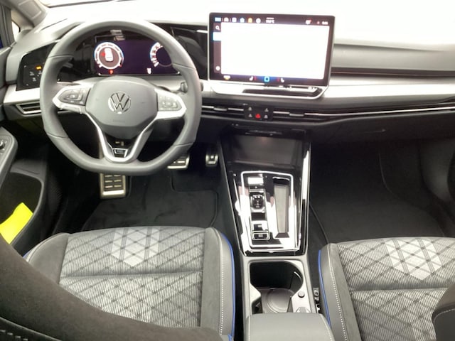 Volkswagen Golf 1.5 eTSI DSG R-Line