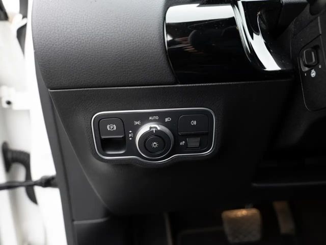 Mercedes-Benz B 220 B 220 d Progressive