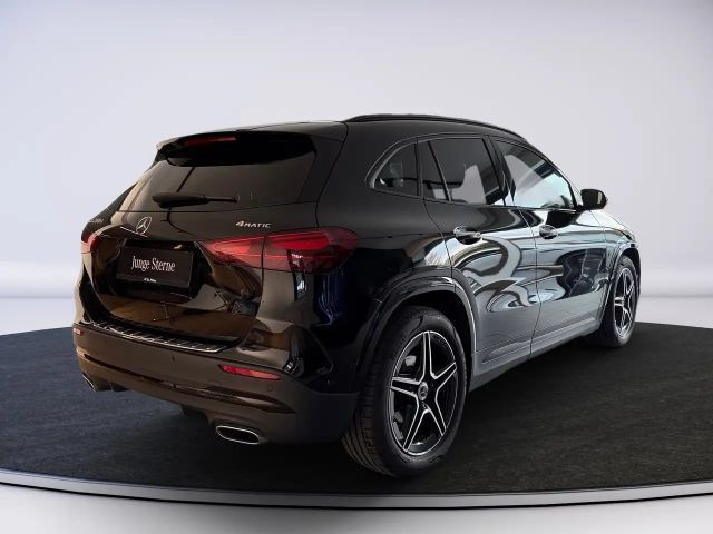 Mercedes-Benz GLA 200 4MATIC GLA 200 d