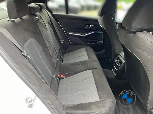 BMW 320 320d M-Sport Sedan