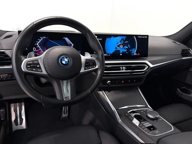 BMW 330 330e M-Sport xDrive