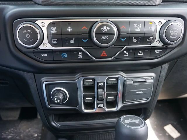 Jeep Wrangler 4xe Sahara