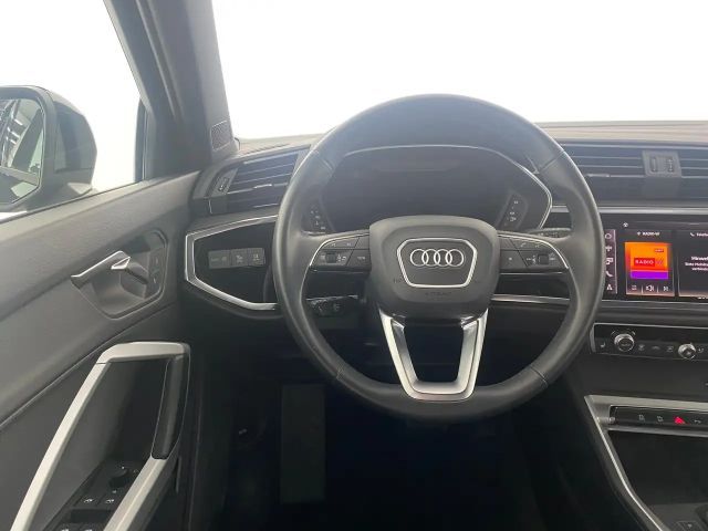 Audi Q3 35 TDI