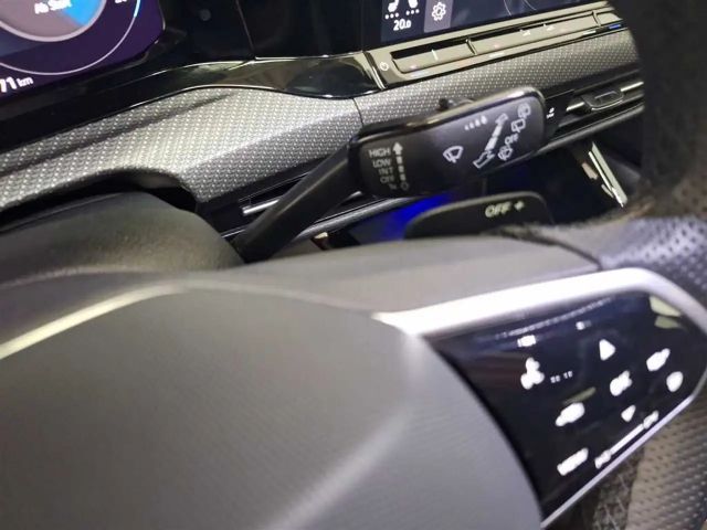 Volkswagen Golf 2.0 TSI DSG R-Line