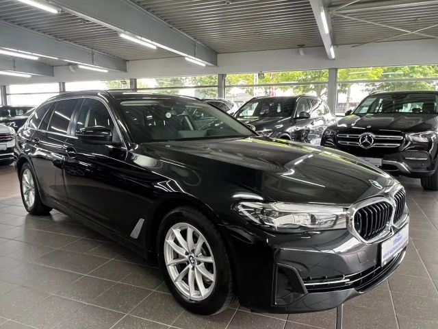 BMW 520 520d Business Line Touring xDrive