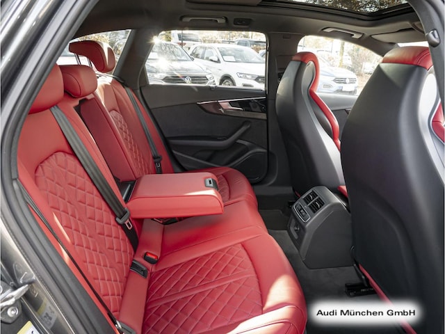 Audi S4 Avant Quattro