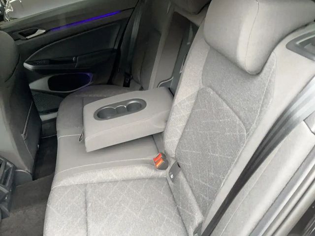 Volkswagen Golf 2.0 TDI DSG Life Variant