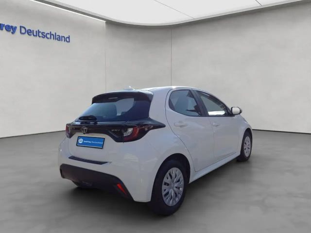 Toyota Yaris Business Hybride VVT-i