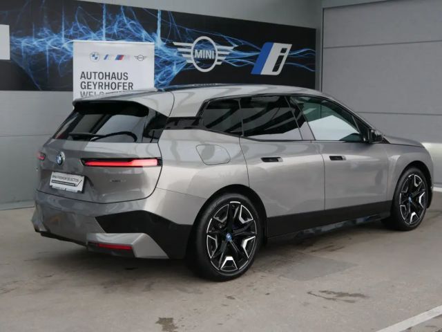 BMW iX xDrive40