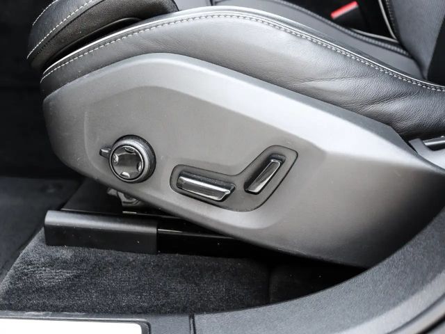 Volvo XC60 Dark Plus