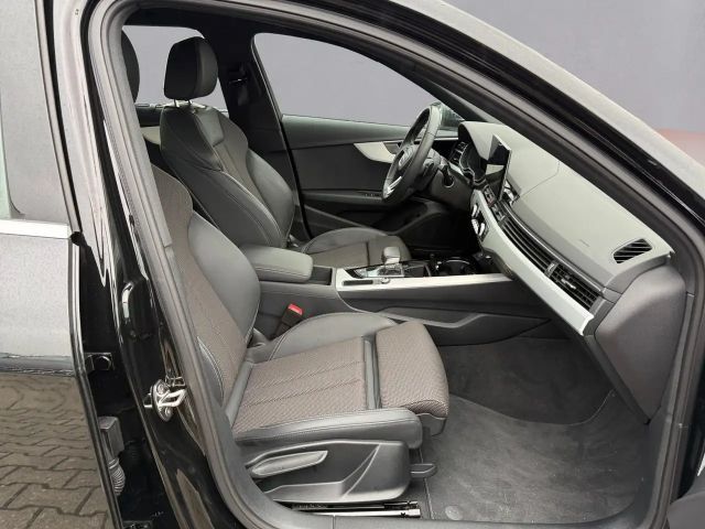 Audi A4 35 TDI Avant S-Line S-Tronic Sedan