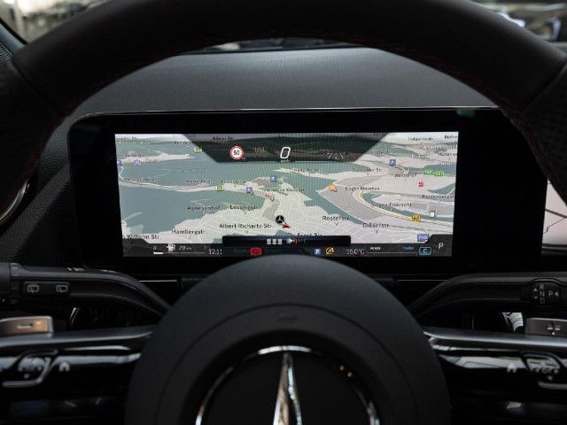 Mercedes-Benz GLA 180 AMG Line