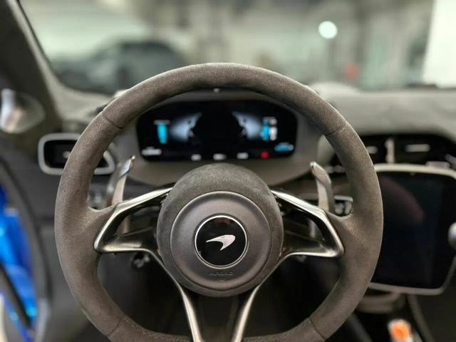 McLaren Artura Spider