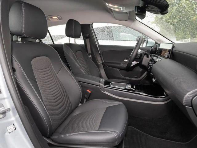 Mercedes-Benz A 180 Hatchback