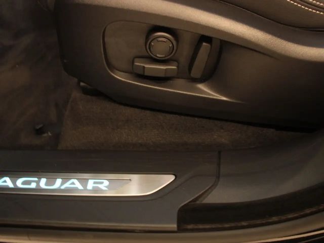 Jaguar F-Pace AWD D300 R-Dynamic