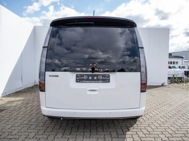 Hyundai Staria Signature