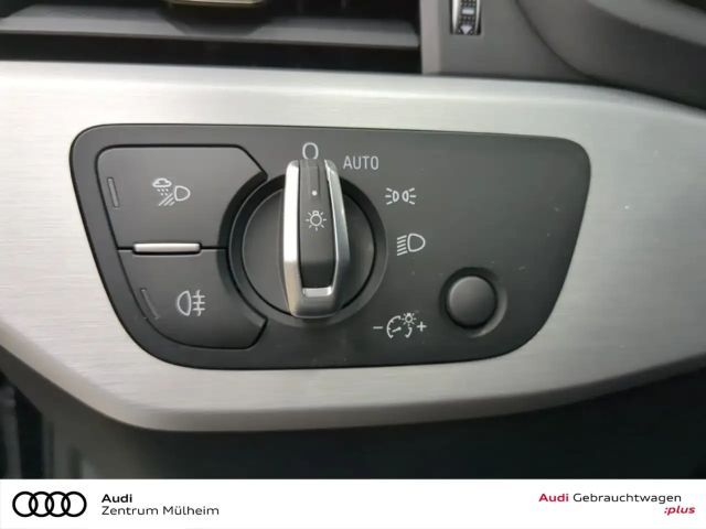 Audi A4 30 TDI Avant S-Line