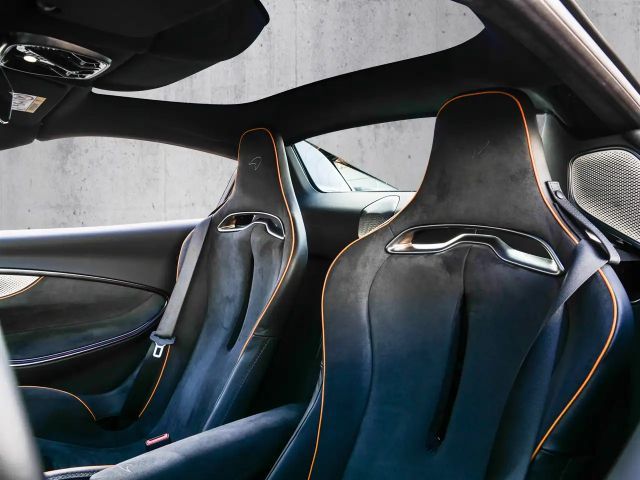 McLaren Artura Spider