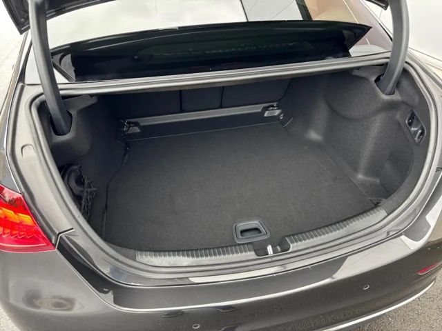 Mercedes-Benz C 180 AVANTGARDE Sedan