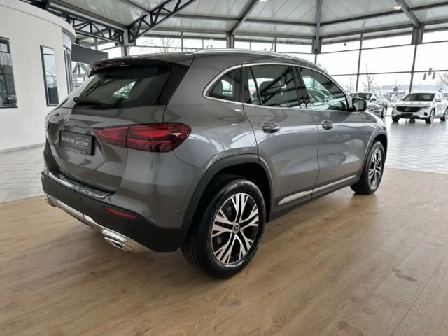 Mercedes-Benz GLA 200 Progressive