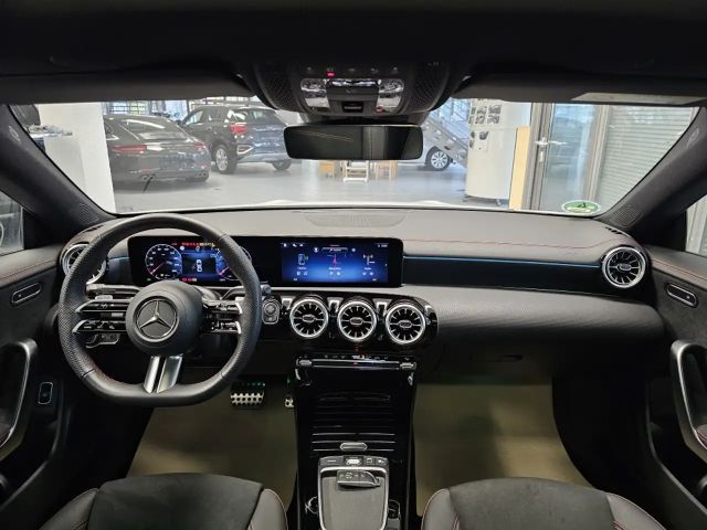 Mercedes-Benz CLA 220 AMG Line Coupé