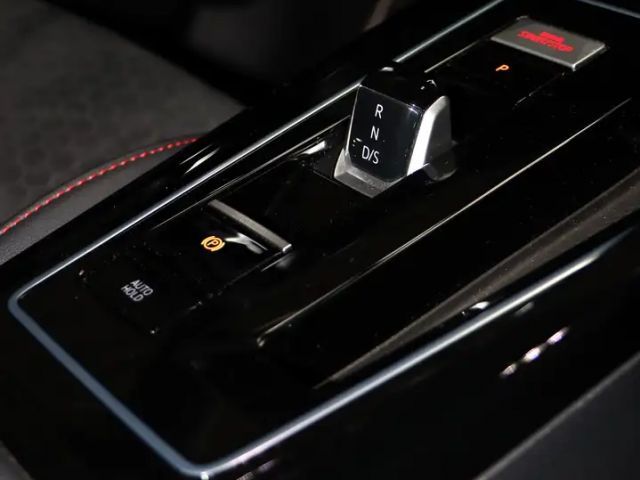 Volkswagen Golf 2.0 TSI DSG GTI