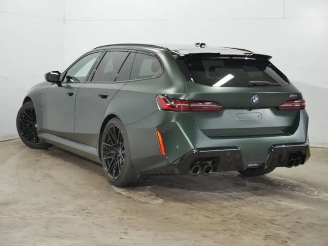 BMW M5 FROZEN DEEP GREEN - UNIEK - 40 GRAM CO2