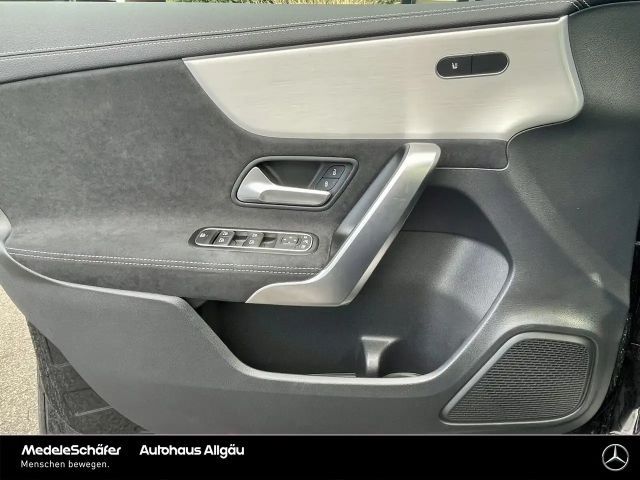 Mercedes-Benz A 200 AMG Line Hatchback