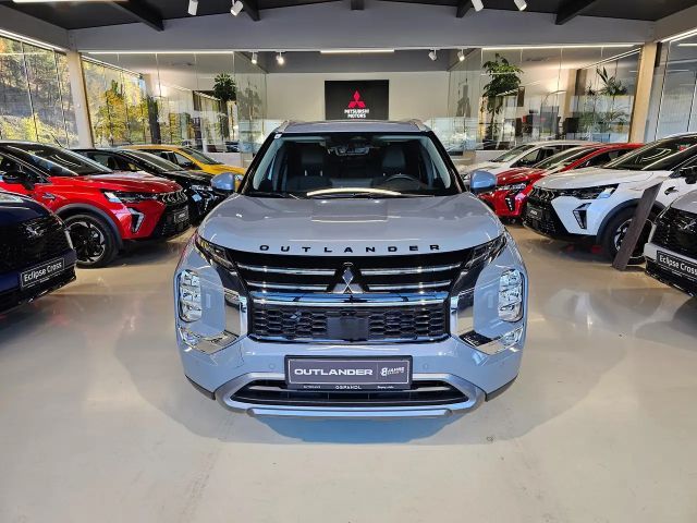 Mitsubishi Outlander Intense PHEV